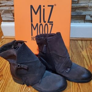 MIZ MOOZ MOTO STYLE BOOT CHARCOAL SZ 7.5 (38)